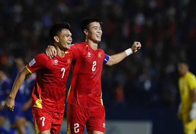 Biểu tượng hoàn tiền và tiền thưởng, minh họa chương trình hoàn trả và thưởng hàng tuần/tháng tại ax88 đăng nhập.